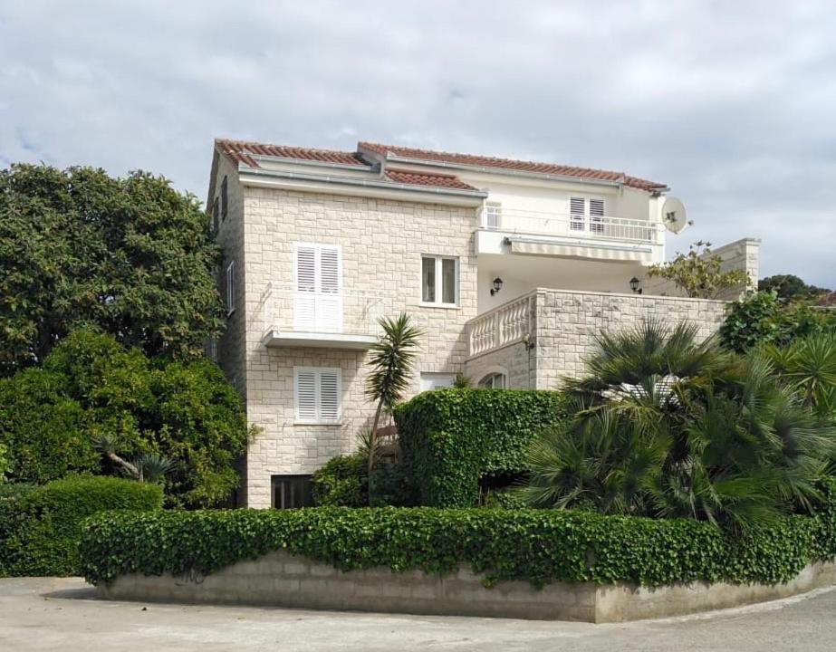 Apartman Mladenka Supetar Exterior foto